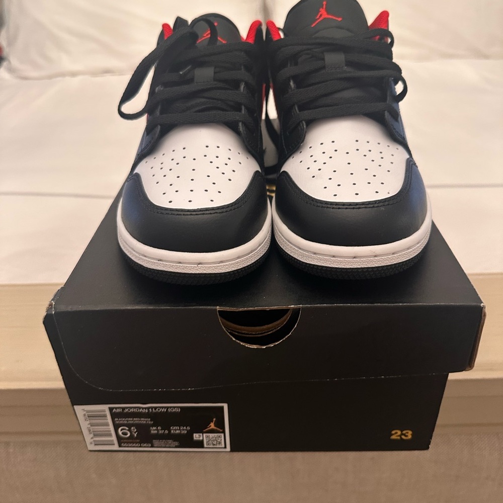 NEW w/ Box! Big Kids Air Jordan 1 Low Black, White & Red Sneakers